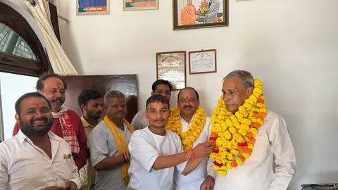 सीएम योगी से मिलकर लौटे लाखन सिंह, 163 मकानों को बचाने का दावा