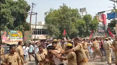 SP Workers Detained After Clash With Police During Raebareli Protest