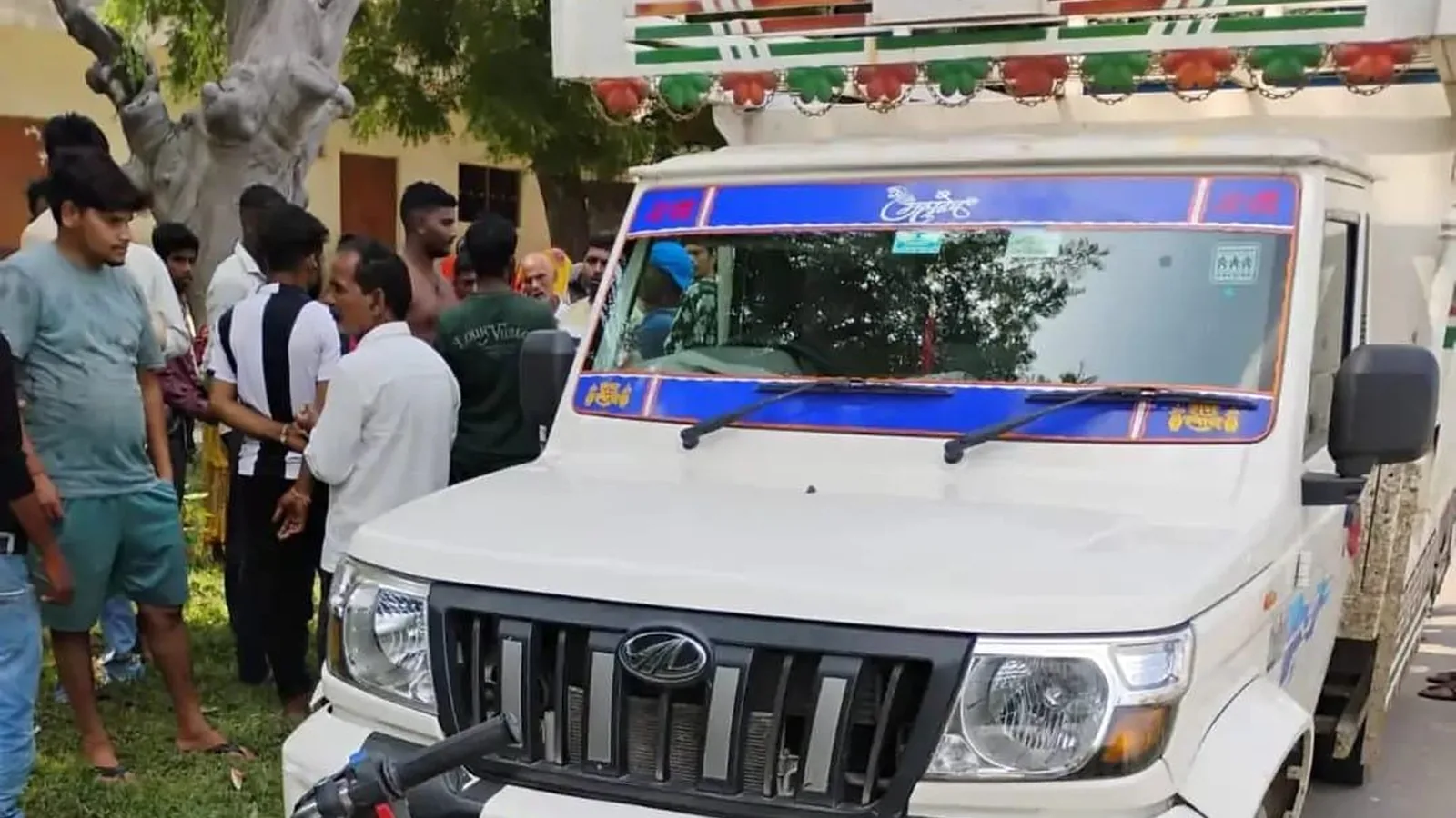 Speeding Dala Vehicle Hits 8-Year-Old Student In Pratapgarh, Child Serious