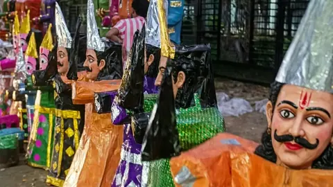 Bhopal’s Ravana Effigy Market Comes Alive Ahead of Dussehra