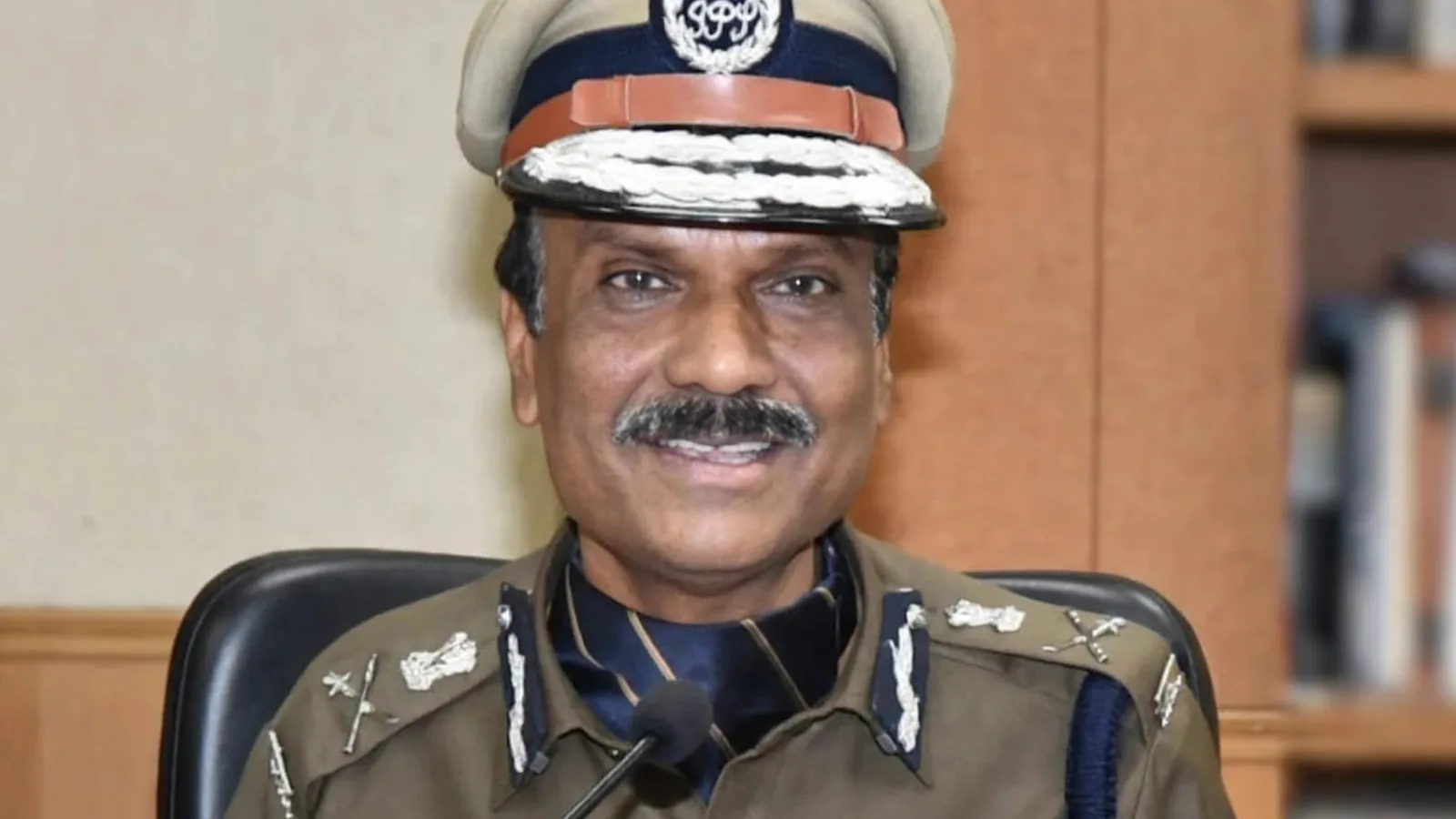 डीजीपी कैलाश मकवाना की रिटायरमेंट डेट पर पीएचक्यू-गृह विभाग में मतभेद