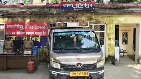 UP Police Arrest Inter-District Accused Named in 13 Cases, Recover Stolen Goods