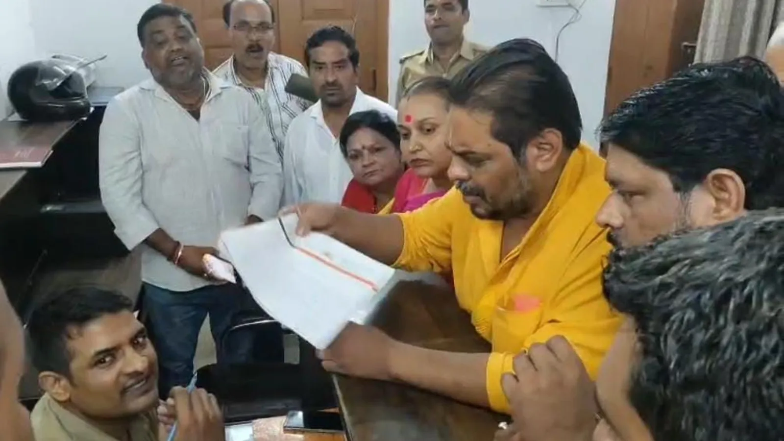 Kanpur BJP Councillors Submit Police Complaint Over Municipal House Dispute
