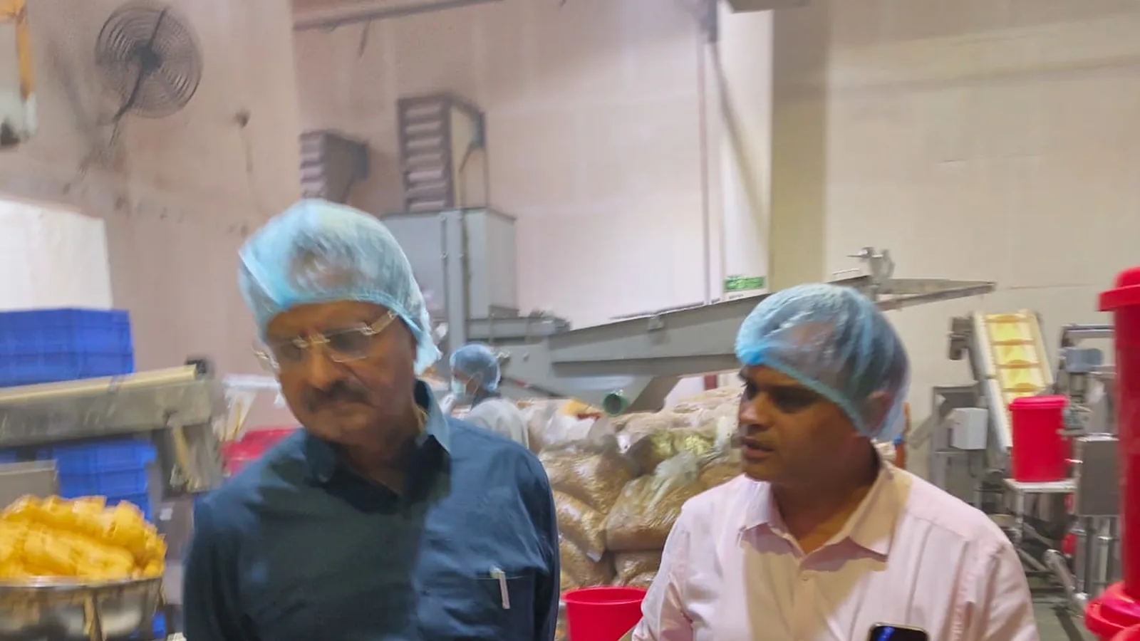 Indore Food Safety Team Inspects Food Units, Collects Samples After Complaints