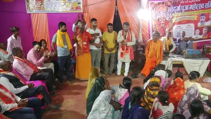 Navratri Maha Aarti Draws Devotees at Shravasti’s Navdurga Pandal