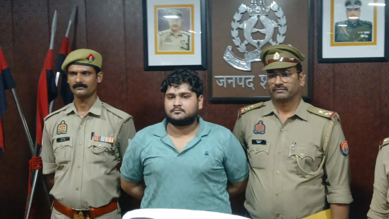 अस्पताल के बाहर हवाई फायरिंग के आरोपी आर्यन गिरफ्तार, पिस्टल-कारतूस और फॉरच्यूनर बरामद