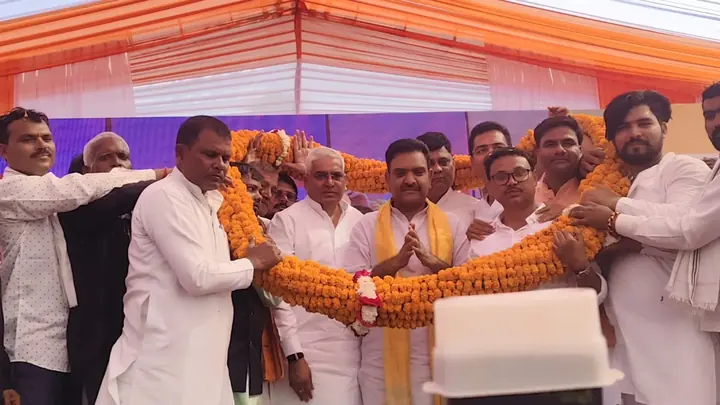Ministers Asim Arun, Mayankeshwar Singh Reach Amethi for Ghumantu Gaurav Samagam