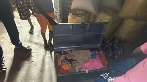 अमेठी में घर में सेंधमारी, नकदी-जेवरात लेकर चोर फरार