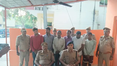 Amethi Police Claim Two Theft Cases Solved, Six Arrested
