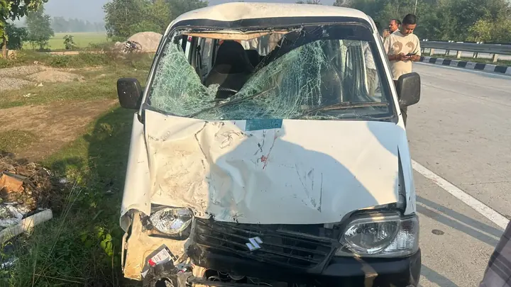 Young Man Dies as Eeco Van, Motorcycle Collide in Amethi; Wrong-Side Driving Alleged