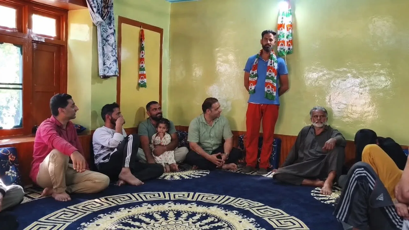 खोवरिपोरा में कांग्रेस की बैठक, ‘वोट बचाओ, देश बचाओ मार्च’ पर चर्चा