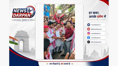हाथरस में सपा ने मुख्य चुनाव आयुक्त का पुतला फूंका, पुलिस से झड़प