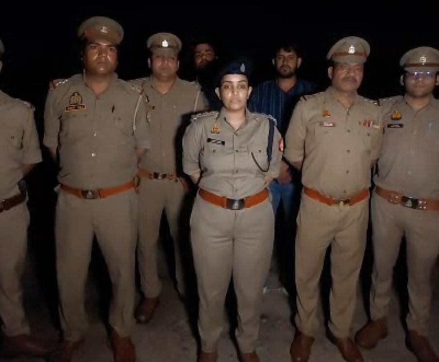 विजयनगर कार्रवाई से संबंधित रिपोर्टर द्वारा उपलब्ध कराई गई पुलिस की समूह तस्वीर