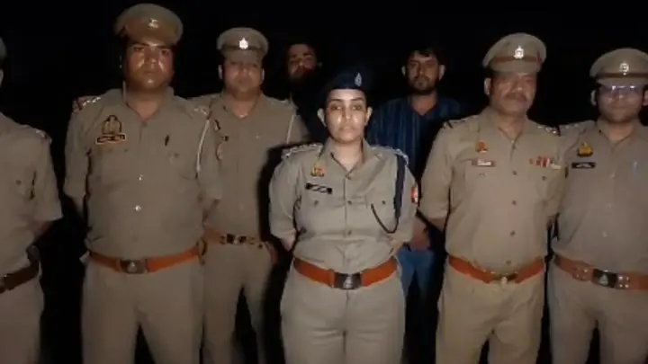 विजयनगर कार्रवाई से संबंधित रिपोर्टर द्वारा उपलब्ध कराई गई पुलिस की समूह तस्वीर