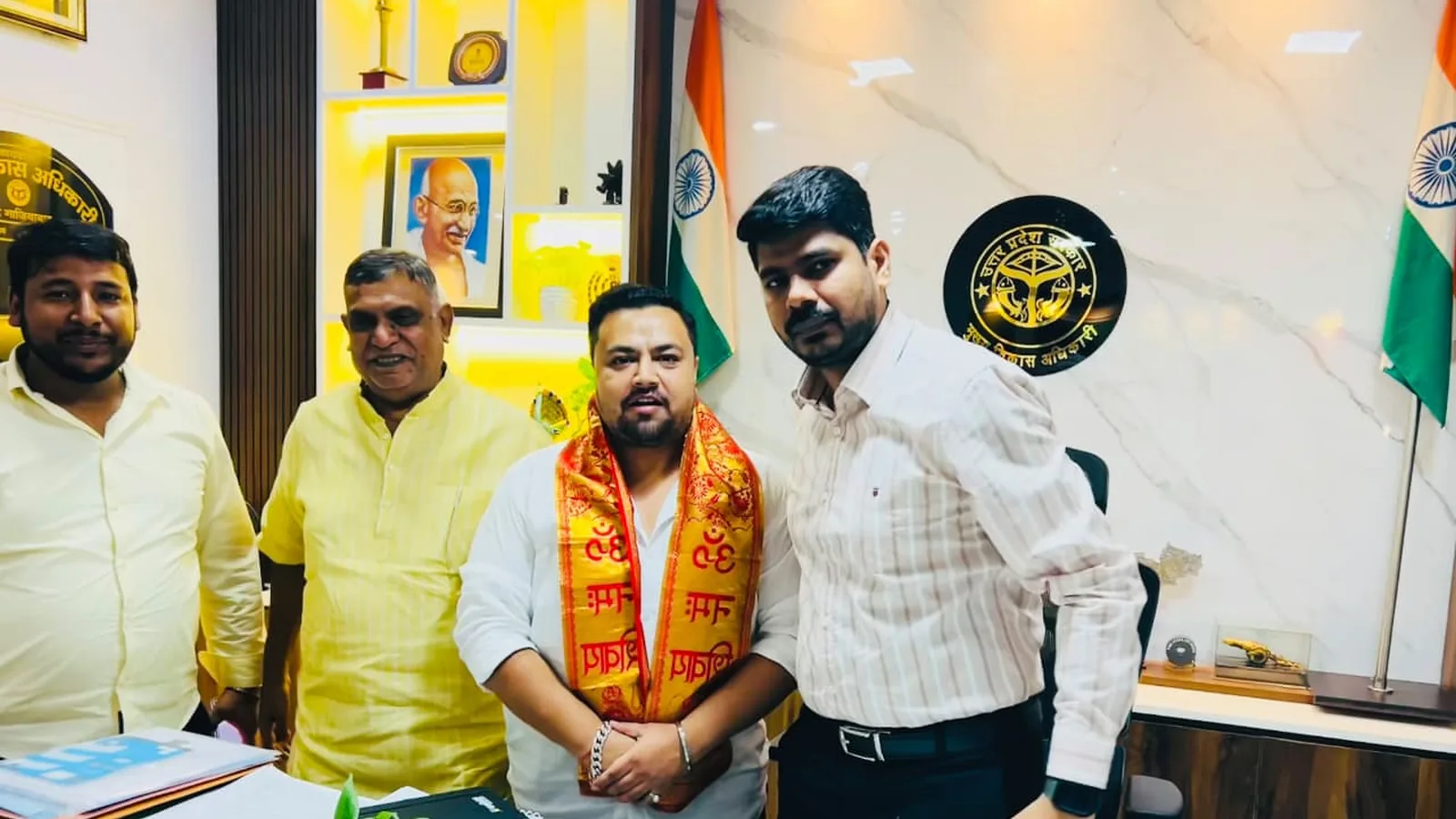 Cake cutting ceremony for Aman Vashishth at Nehru Yuva Kendra