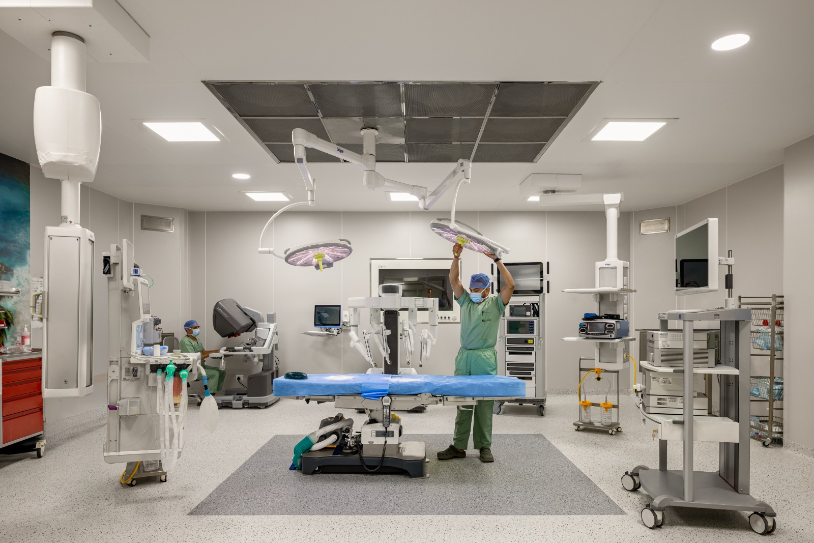 Robotic surgery equipment in an operating theatre at Yashoda Medicity