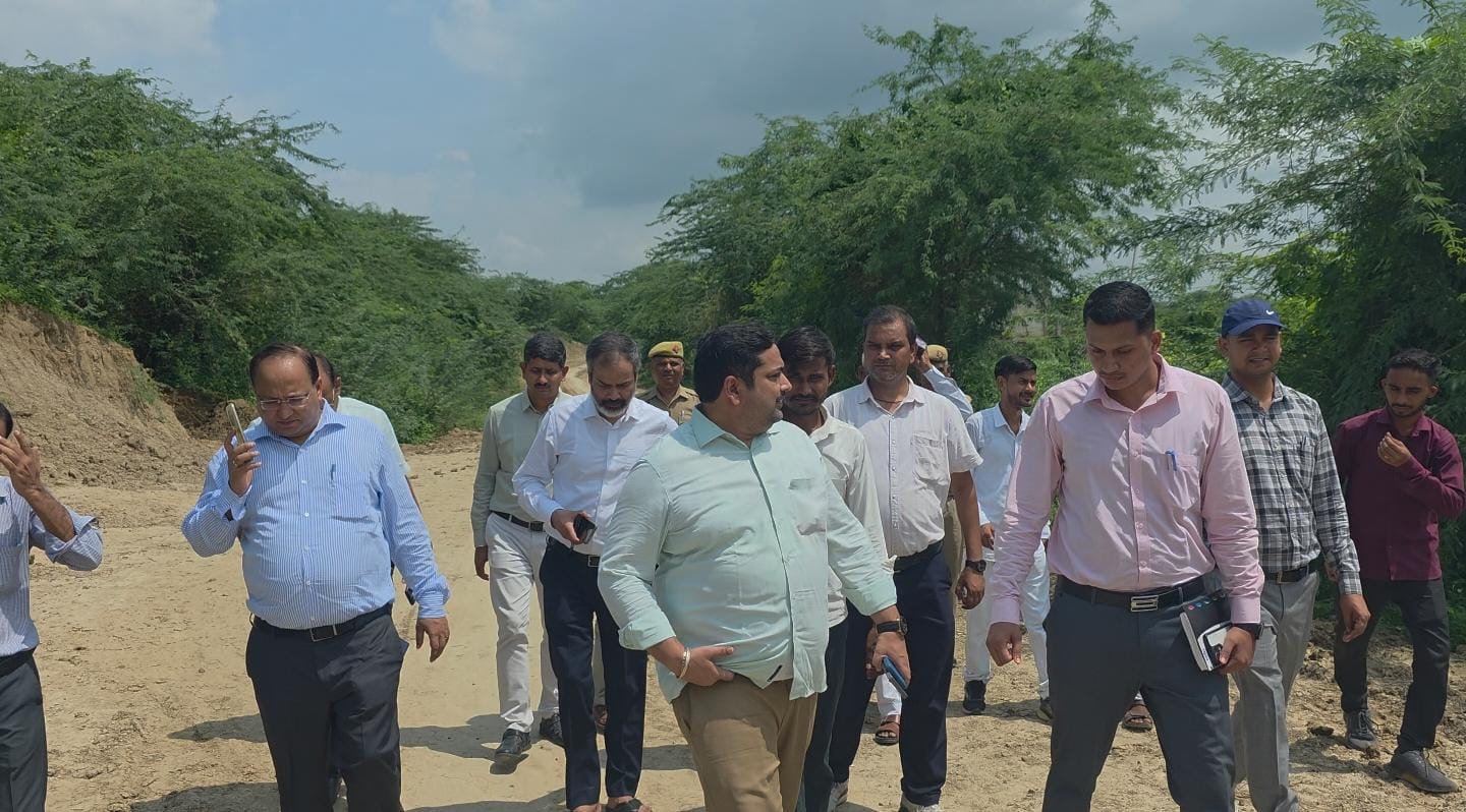 Hamirpur officials promise swift road repairs after protest by locals