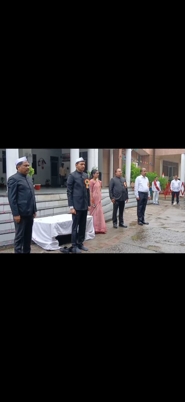 Hamirpur Collectorate celebrates Independence Day with flag hoisting ceremony