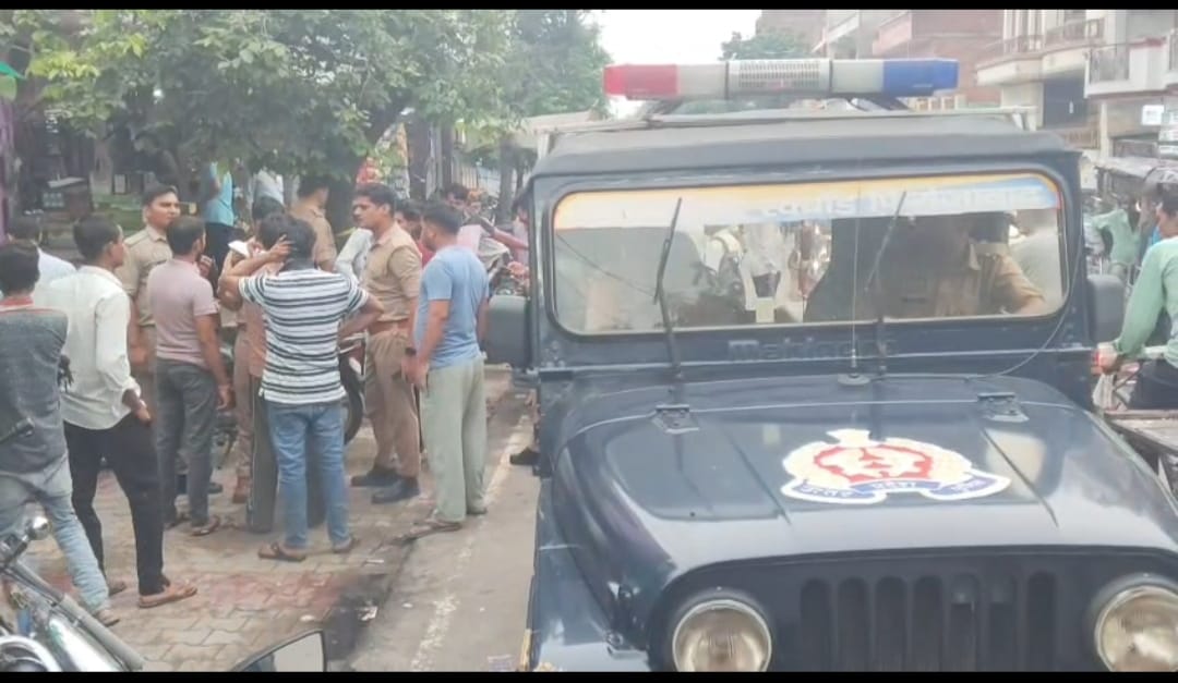 फिरोजाबाद में छात्रों के झगड़े ने लिया हिंसक मोड़, वीडियो वायरल