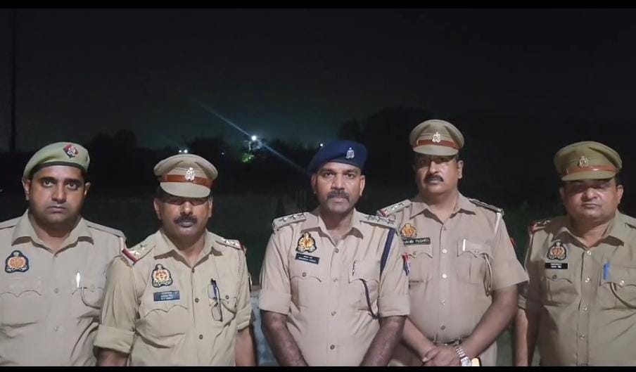 Two men on scooter open fire at police during checking in Ghaziabad Modinagar, one shot